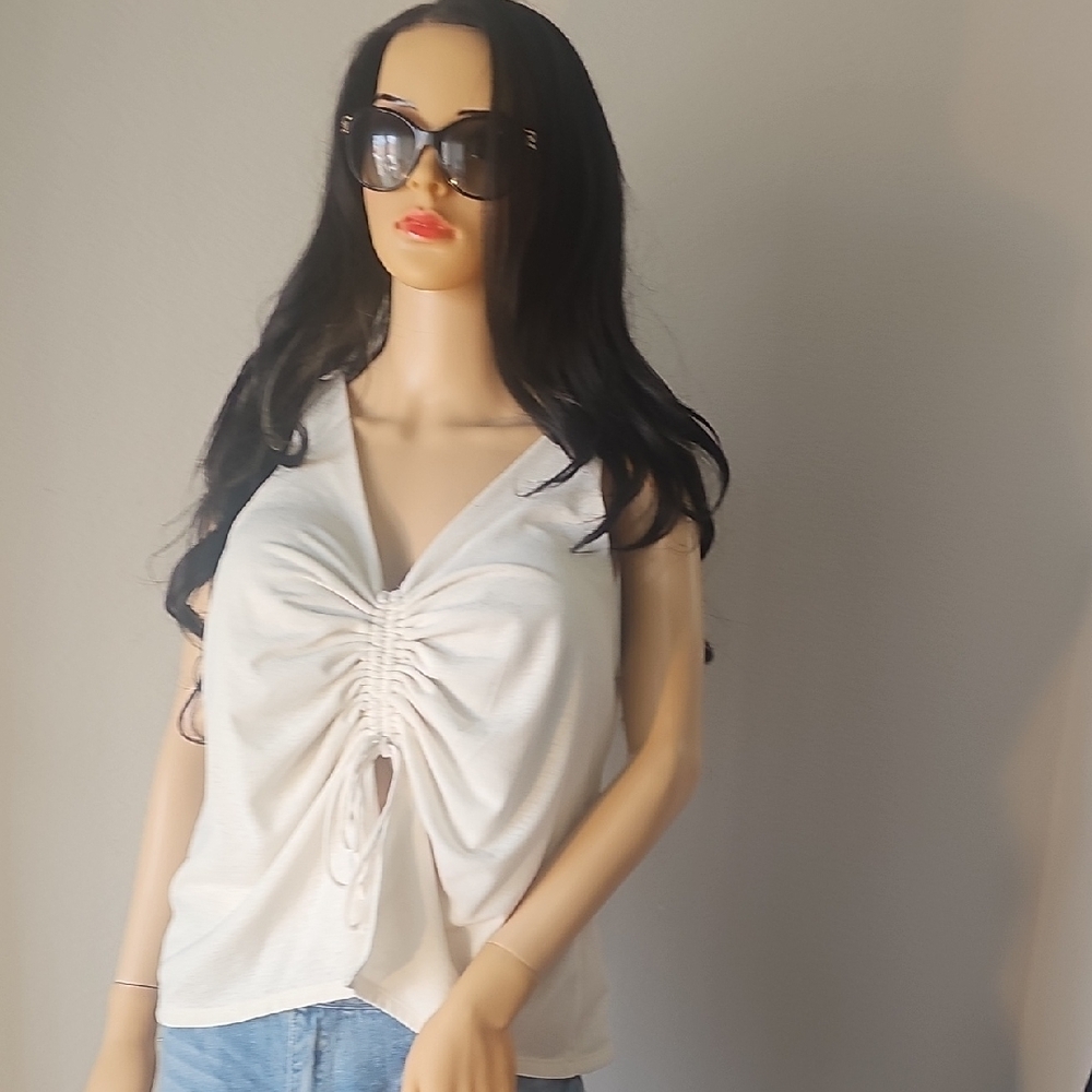 Express Ivory Sleeveless Ruched Top - Picture 2 of 4